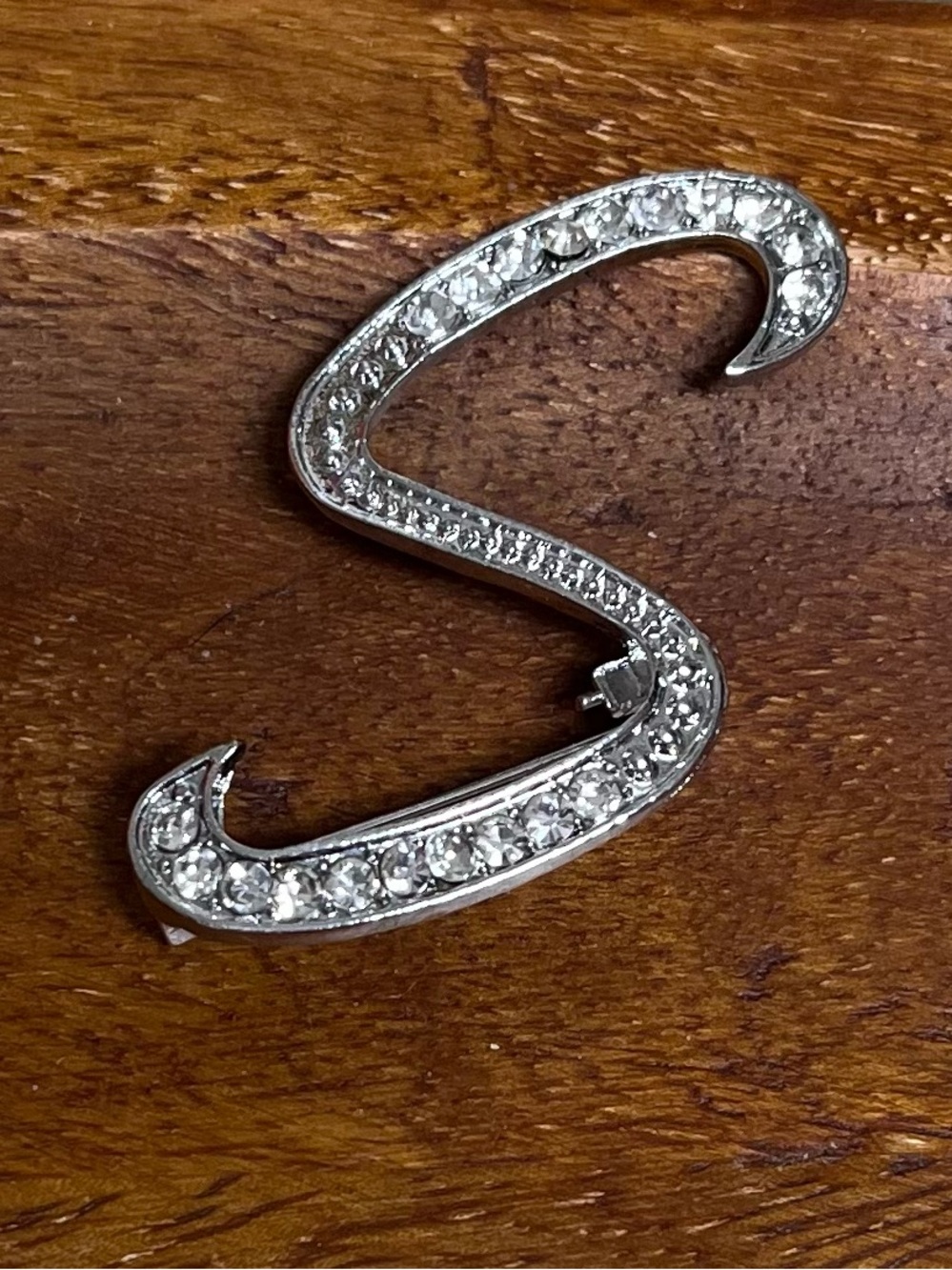 Brooch Embellished Silver tone Script 'S' NIB- 1.5”x1.25”